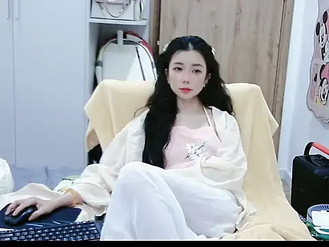 Snapshot of Cute_Ruby01 chatting on 07/08/26, 11:48 Cute Ruby01 online show from 07/08/26, 11:48
