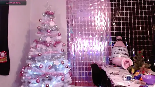 lil daisy7 online show from 12/21/24, 12:20