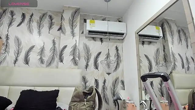 Vivi prinncess online show from 10/22/25, 02:12