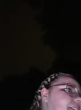 Snapshot of Fiona0705 chatting on 09/27/25, 09:20 Fiona0705 online show from 09/27/25, 09:20