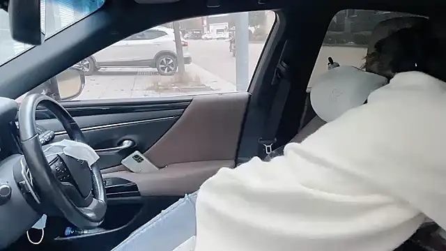 Snapshot of orla2021 chatting on 12/02/25, 12:27 orla2021 online show from 12/02/25, 12:27