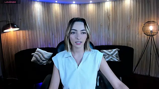 Snapshot of MelissaMoore_ chatting on 04/28/26, 08:52 MelissaMoore online show from 04/28/26, 08:52