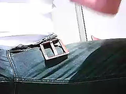 Snapshot of papiculo86 chatting on 12/16/24, 04:05 papiculo86 online show from 12/16/24, 04:05