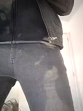 Snapshot of papiculo86 chatting on 12/29/24, 08:55 papiculo86 online show from 12/29/24, 08:55