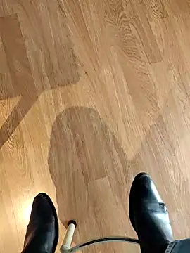 Snapshot of papiculo86 chatting on 11/05/25, 03:23 papiculo86 online show from 11/05/25, 03:23