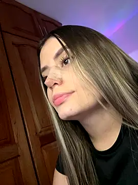 Miss valeriaa online show from 10/03/25, 07:33