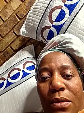 Snapshot of Galcraze chatting on 09/22/25, 01:29 Galcraze online show from 09/22/25, 01:29