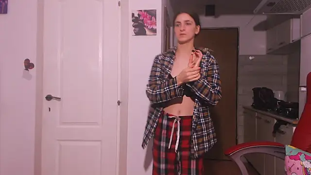 simyhvn online show from 12/15/25, 06:06