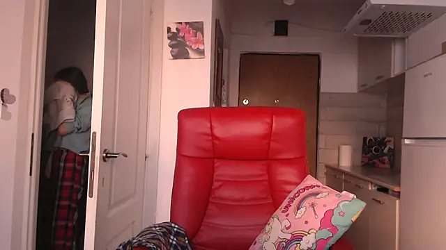 simyhvn online show from 04/25/26, 04:04