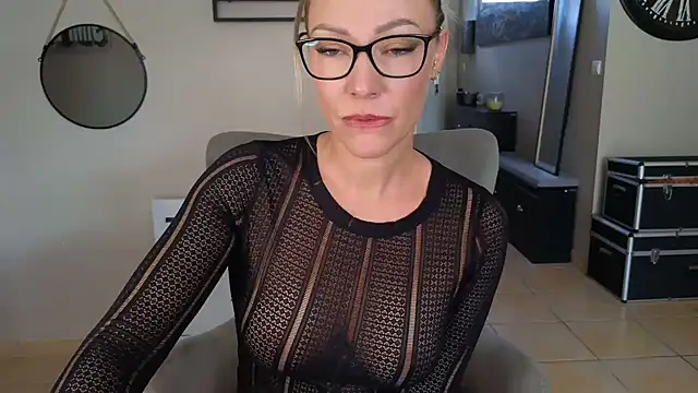 Sacha-xx online show from 09/26/25, 11:47