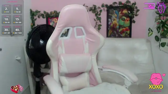 Snapshot of stepmother_105 chatting on 10/24/25, 07:32 stepmother 105 online show from 10/24/25, 07:32