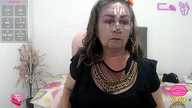 Snapshot of stepmother_105 chatting on 10/31/25, 08:10 stepmother 105 online show from 10/31/25, 08:10