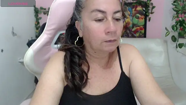 Snapshot of stepmother_105 chatting on 11/25/25, 06:41 stepmother 105 online show from 11/25/25, 06:41