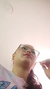 Snapshot of dannaparker chatting on 10/25/25, 03:40 dannaparker online show from 10/25/25, 03:40