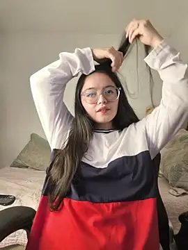 Snapshot of dannaparker chatting on 10/31/25, 03:51 dannaparker online show from 10/31/25, 03:51