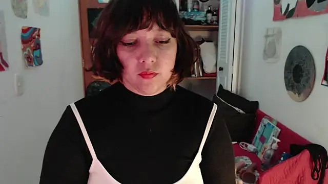 soynanabela28 online show from 10/24/25, 03:58