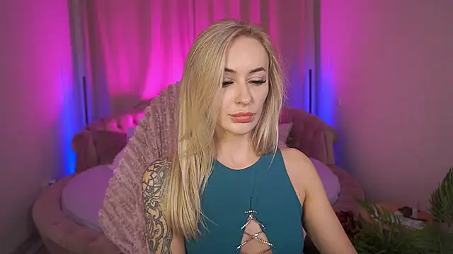 GraceCandy online show from 10/08/25, 09:23