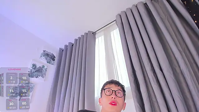 Thiago jones online show from 09/17/25, 09:38