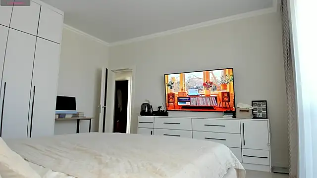  Miss Johansson  online show from 03/28/26, 12:38