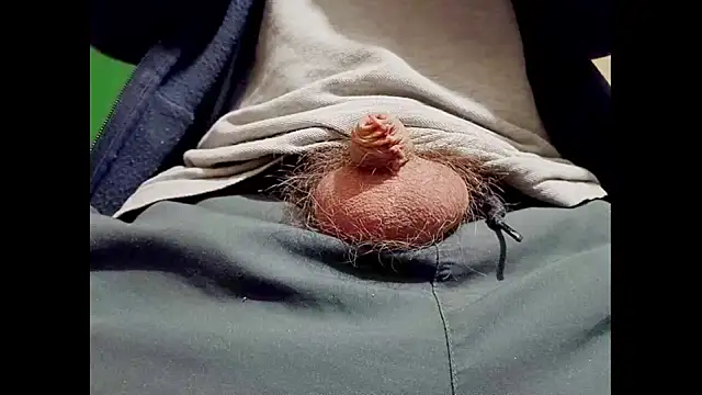 Snapshot of hairyuncut00 chatting on 01/14/25, 03:26 hairyuncut00 online show from 01/14/25, 03:26