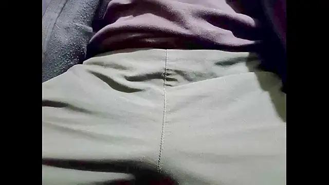 Snapshot of hairyuncut00 chatting on 01/20/25, 09:43 hairyuncut00 online show from 01/20/25, 09:43