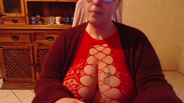 MISS LINDAH online show from 04/01/26, 05:08