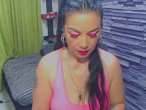 Snapshot of Cruela_deviil chatting on 03/22/25, 06:47 Cruela deviil online show from 03/22/25, 06:47