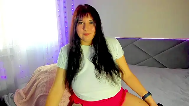 Snapshot of viki_love77 chatting on 10/21/25, 01:39 viki love77 online show from 10/21/25, 01:39