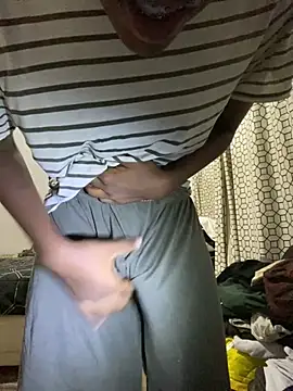 Snapshot of lucky_dicks143 chatting on 11/01/25, 12:23 lucky dicks143 online show from 11/01/25, 12:23