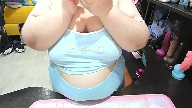 Softie Sofy online show from 04/01/26, 02:12