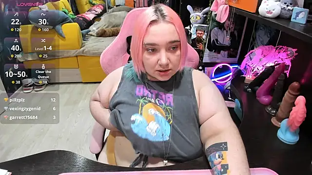 Softie Sofy online show from 04/11/26, 07:45