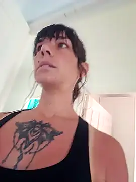 Snapshot of TassiTyne chatting on 11/26/25, 09:43 TassiTyne online show from 11/26/25, 09:43