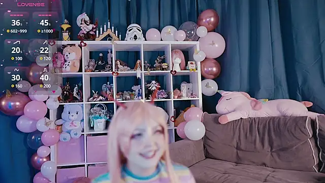 Snapshot of MadnessAlison chatting on 03/12/25, 06:44 MadnessAlison online show from 03/12/25, 06:44