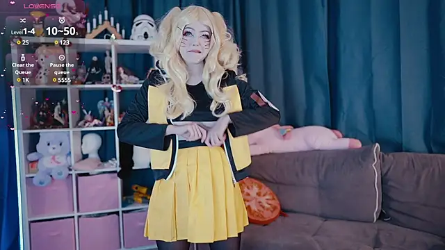 Snapshot of MadnessAlison chatting on 03/19/25, 07:06 MadnessAlison online show from 03/19/25, 07:06