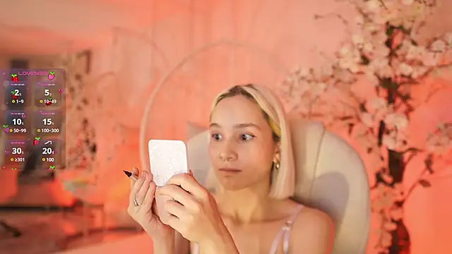 Snapshot of DalahiaRush chatting on 02/06/25, 11:43 DalahiaRush online show from 02/06/25, 11:43