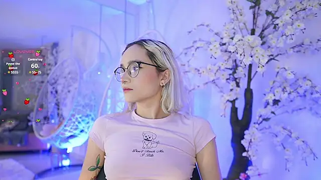 Snapshot of DalahiaRush chatting on 03/19/25, 11:39 DalahiaRush online show from 03/19/25, 11:39