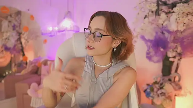 Snapshot of DalahiaRush chatting on 10/24/25, 06:59 DalahiaRush online show from 10/24/25, 06:59