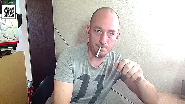 Snapshot of Johan___Barker chatting on 02/10/25, 02:16 Johan   Barker online show from 02/10/25, 02:16