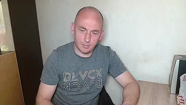 Snapshot of Johan___Barker chatting on 04/21/26, 10:43 Johan Barker online show from 04/21/26, 10:43