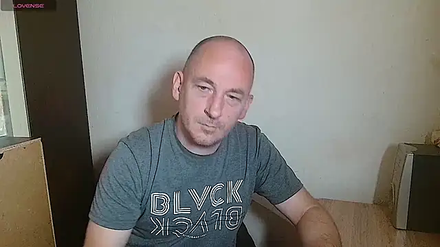 Snapshot of Johan___Barker chatting on 05/22/26, 10:43 Johan Barker online show from 05/22/26, 10:43