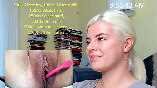 Snapshot of queenofthenighttt chatting on 11/30/25, 08:51 queenofthenighttt online show from 11/30/25, 08:51