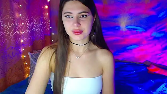 Snapshot of ViollinaLove chatting on 10/18/25, 04:37 ViollinaLove online show from 10/18/25, 04:37