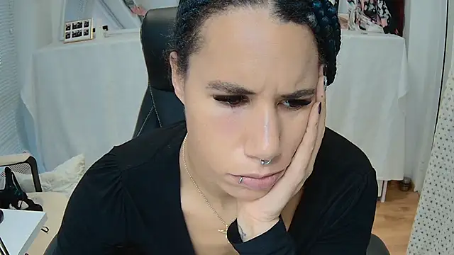 Snapshot of AaliyahHarris chatting on 12/21/24, 01:42 AaliyahHarris online show from 12/21/24, 01:42