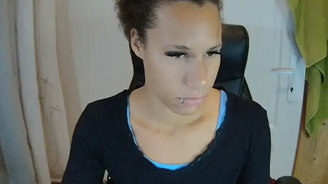 Snapshot of AaliyahHarris chatting on 09/29/25, 08:13 AaliyahHarris online show from 09/29/25, 08:13