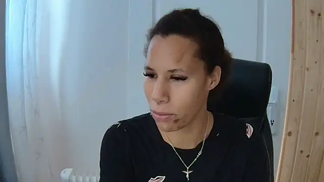 Snapshot of AaliyahHarris chatting on 10/26/25, 01:17 AaliyahHarris online show from 10/26/25, 01:17