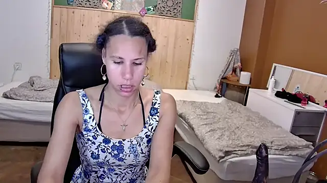 Snapshot of AaliyahHarris chatting on 06/11/26, 08:07 AaliyahHarris online show from 06/11/26, 08:07