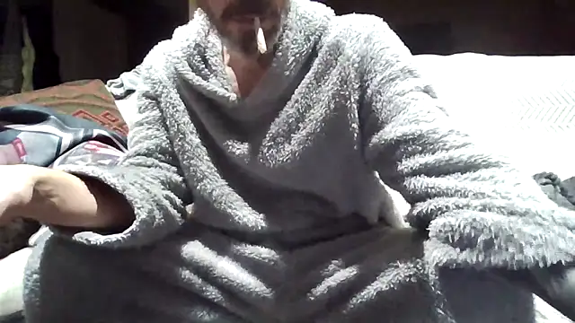 Snapshot of 207RCCam chatting on 11/15/25, 06:22 207RCCam online show from 11/15/25, 06:22