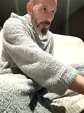 207RCCam online show from 02/15/26, 10:17