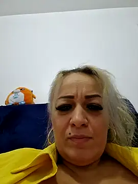 Snapshot of Ruxy42ETT chatting on 01/04/25, 09:00 Ruxy42ETT online show from 01/04/25, 09:00