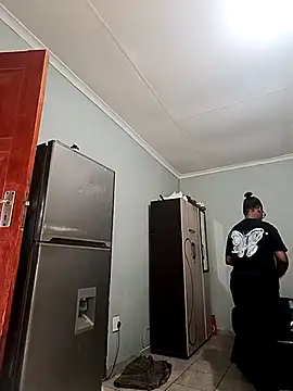 Snapshot of ANGELINE600 chatting on 11/21/25, 02:05 ANGELINE600 online show from 11/21/25, 02:05